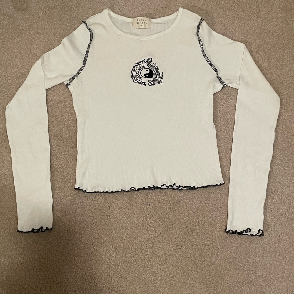 Stylish White Long Sleeve Tee with Black ying/yang and tiger/dragon stitching